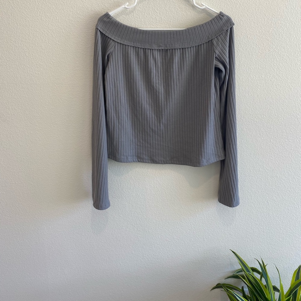 Grey strapless blouse